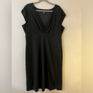 REI Women’s XL Black V-Neck Athletic Jersey Knit Dress